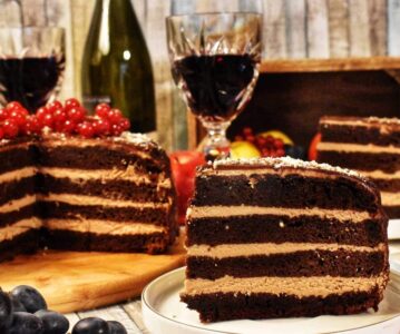 Pentru luna iubirii: Tort drăgăstos cu ciocolată și vin roșu (Guest post – Tradiții si delicii)