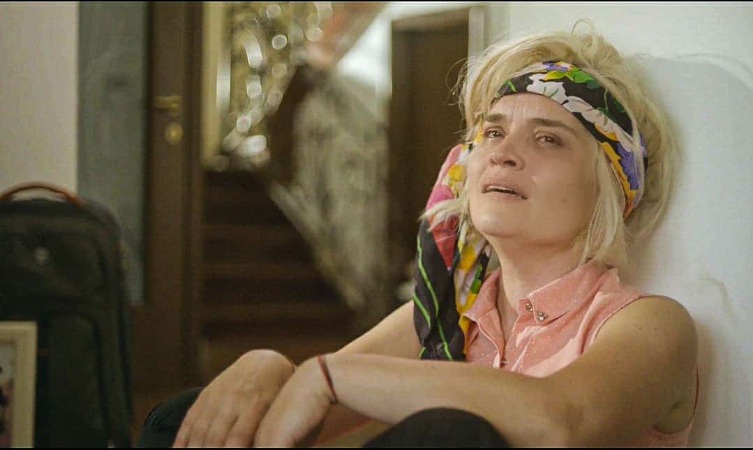 Vulnerabilitatea e putere (Guest post – Gălăgie'n Cap) Lady in Black Vulnerabilitatea e putere