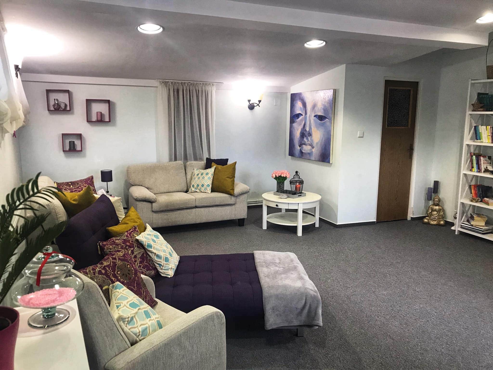 Vulnerabilitatea - o superputere (Guest post - Denisa-Maria Grigoras) Lady in Black Vulnerabilitatea, o super-putere