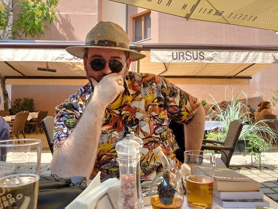 Vulnerabilitatea pe înțelesul tuturor (Guest post Emil Călinescu) Lady in Black Vulnerabilitatea pe intelesul tuturor