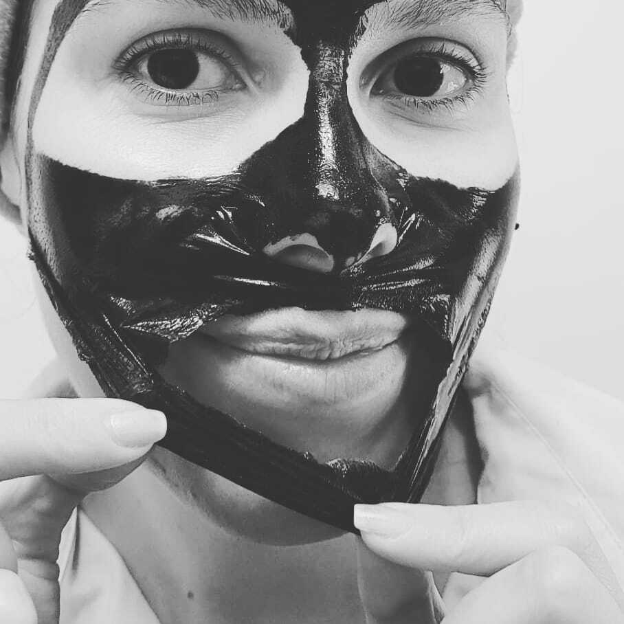 Produse cu argilă naturală Aslavital Mineralactiv Lady in Black Masca Detoxifiantă cu cărbune