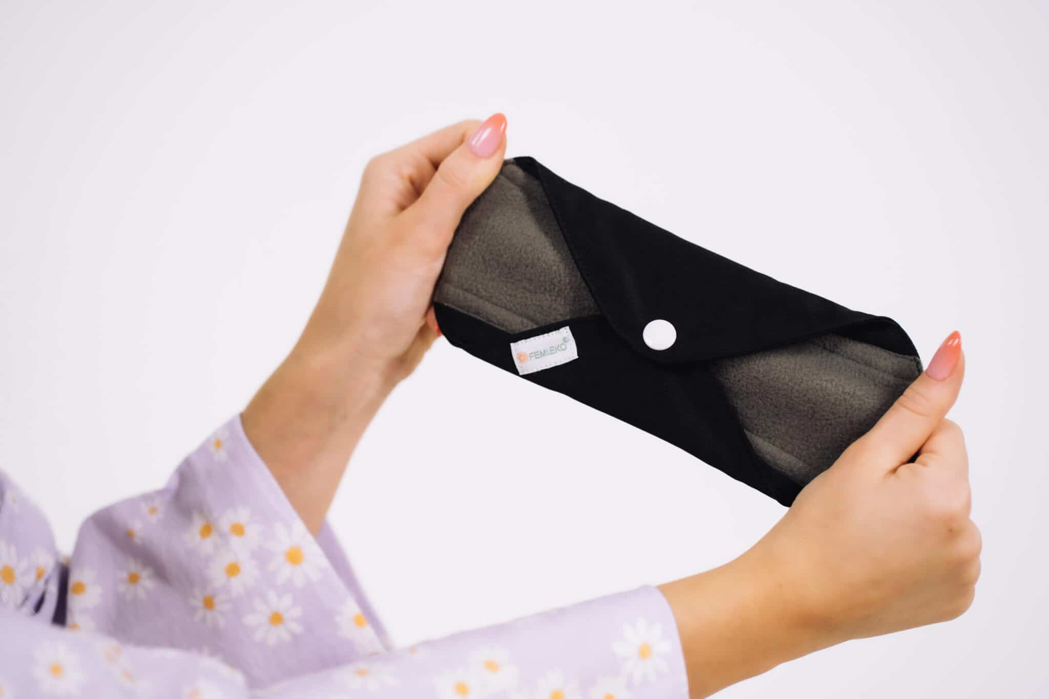 Cupa menstruală Femi.Eko® Lady in Black absorbante reutilizabile 1 scaled