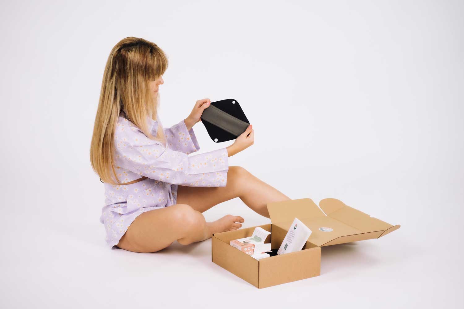 Cupa menstruală Femi.Eko® Lady in Black absorbante reutilizabile