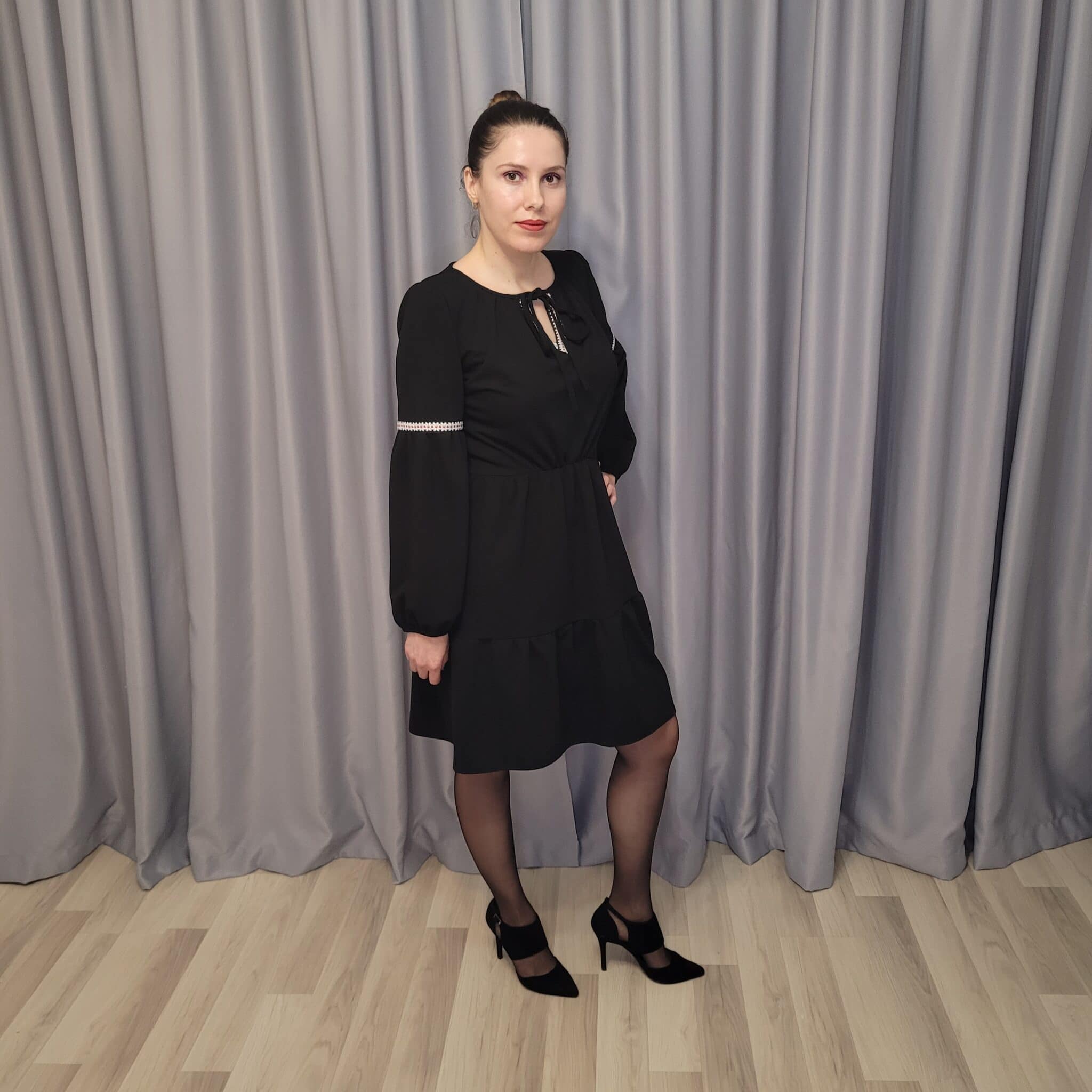 Rochii ideale pentru sezonul primăvară-vară Lady in Black Rochii ideale pentru sezonul primăvară-vară