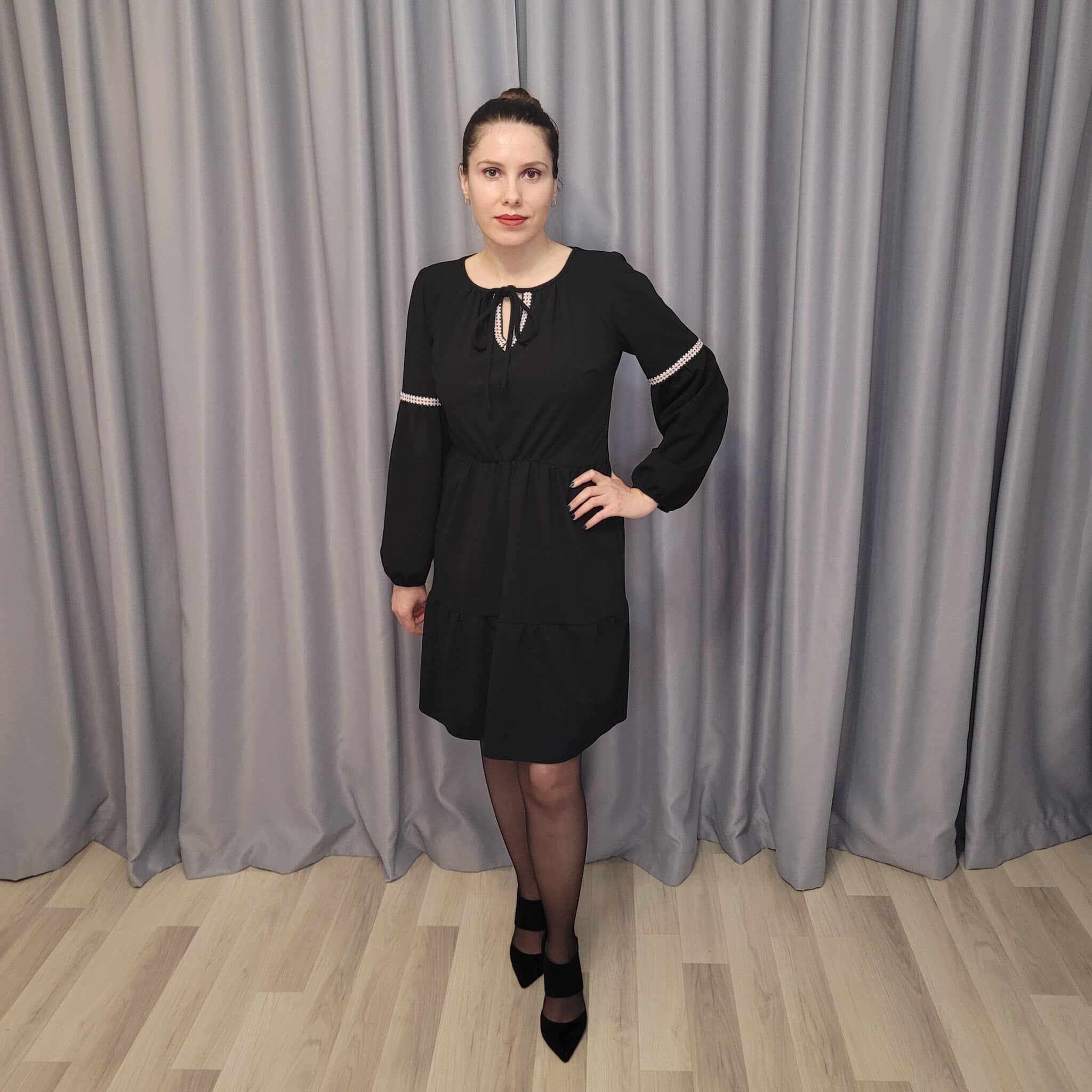 Rochii ideale pentru sezonul primăvară-vară Lady in Black Rochii ideale pentru sezonul primăvară-vară