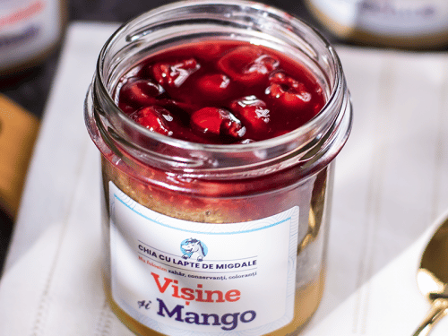 Mâncare sănătoasă de la Ohvăz.ro Lady in Black Budinca de Chia cu Visine si Mango
